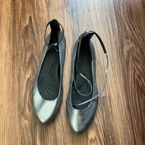 Born silver flat slippers